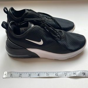 Nike Black Air Max, Womens 7.5